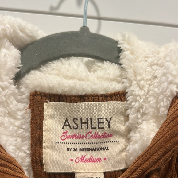 Cropped jacket - Picture 2 of 3